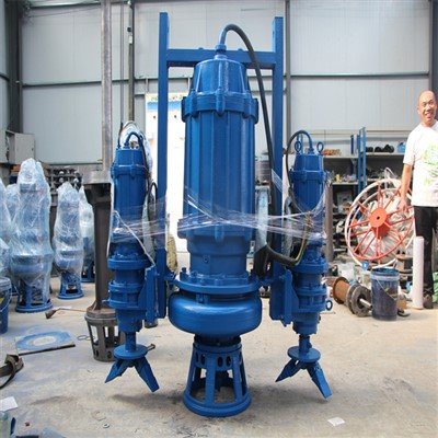 Submersible sludge pomp
